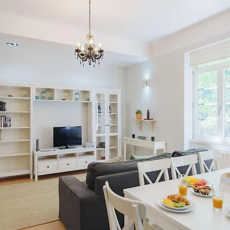Inviting In The Heart Of Apartment